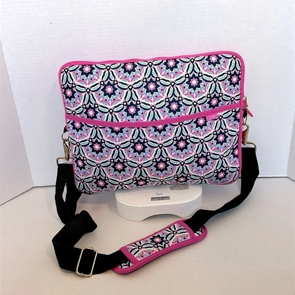 QUIP LARGE LAPTOP BAG with messenger strap in Kaleidoscope Print